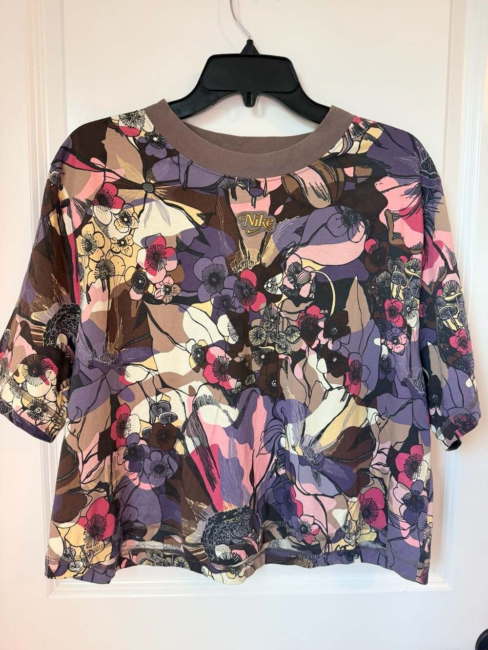Nike Sportswear Women's Femme All Over Floral Print Cropped Crew Neck T-Shirt 1x